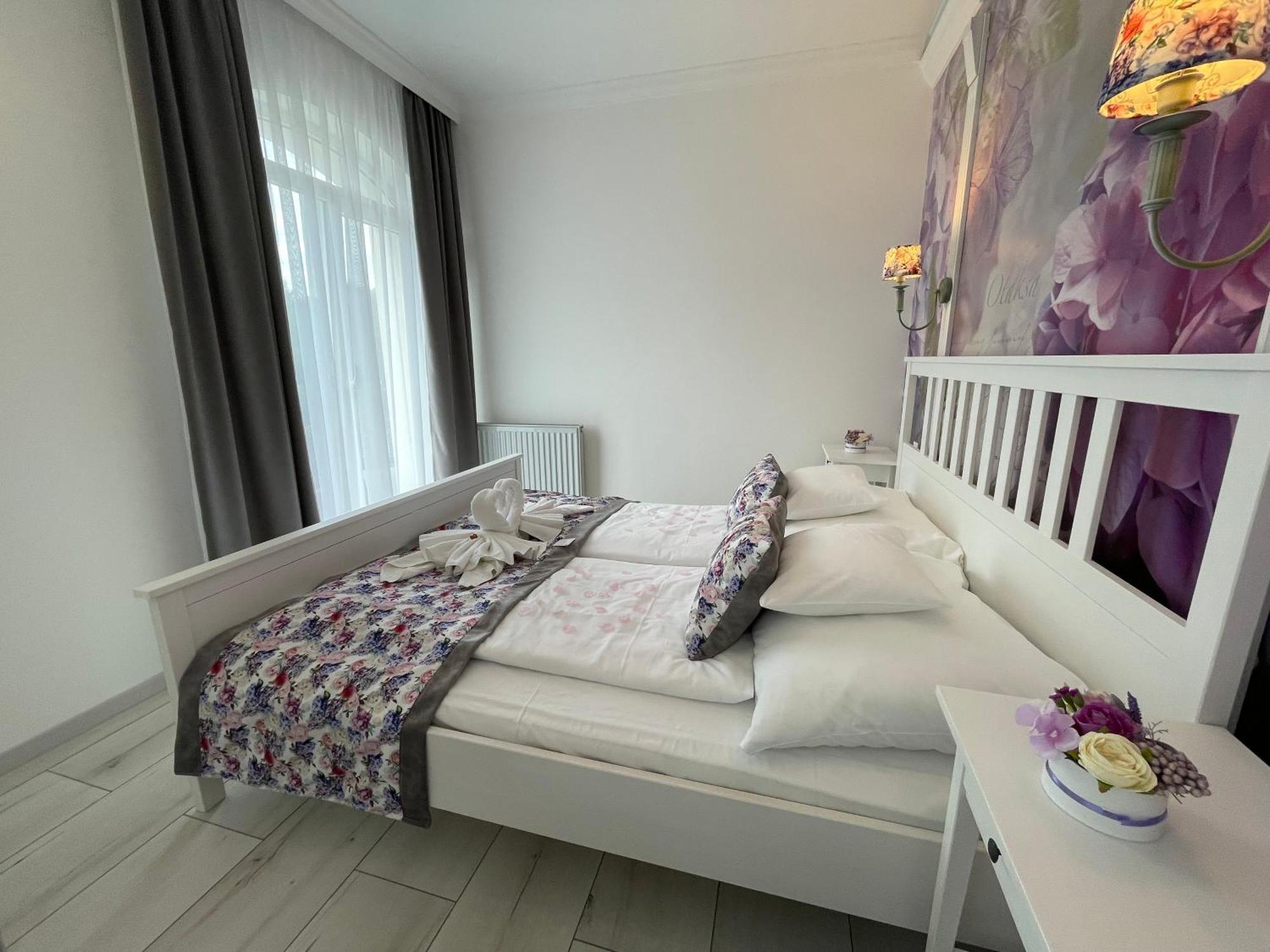 Villa Rose Garden Nyíregyháza Buitenkant foto